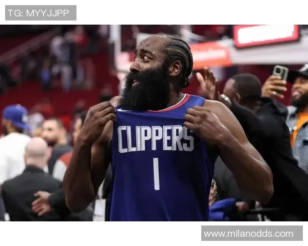 小里认为哈登应获双MVP库里与字母哥的荣誉应归他一份